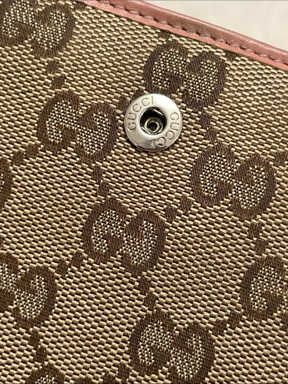 Gucci Beige GG Canvas Wallet with Pink Leather Trim - Picture 2 of 8
